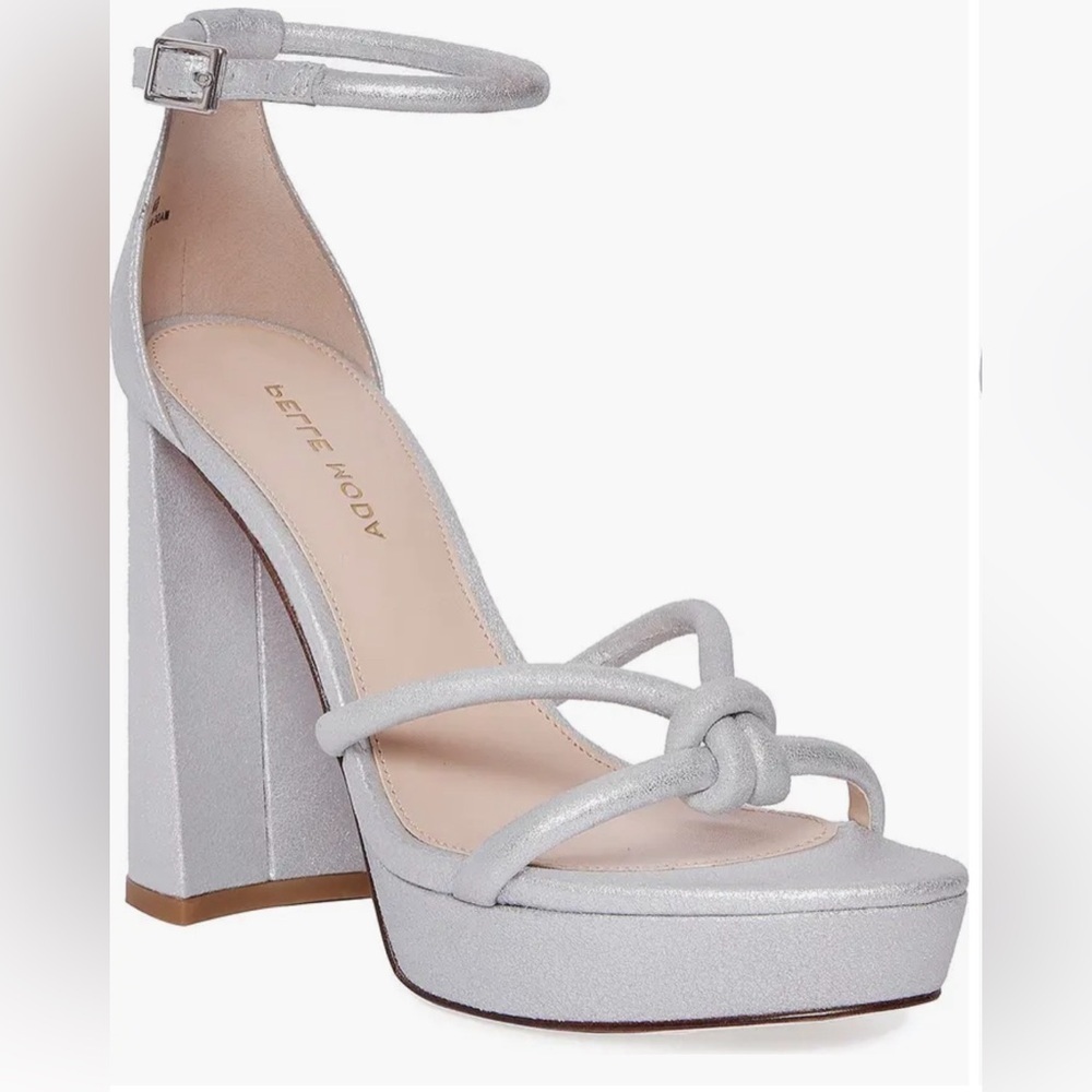 NIB Pelle Moda Size‎ 10M Gilian Ankle Strap Sandal  Silver Metallic Suede